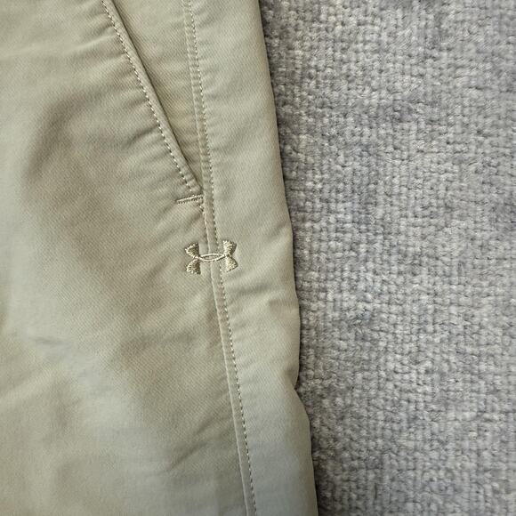 Under Armour Shorts Mens 38 Khaki Beige HeatGear Loose Fit Athletic Golf Nylon - Picture 2 of 8